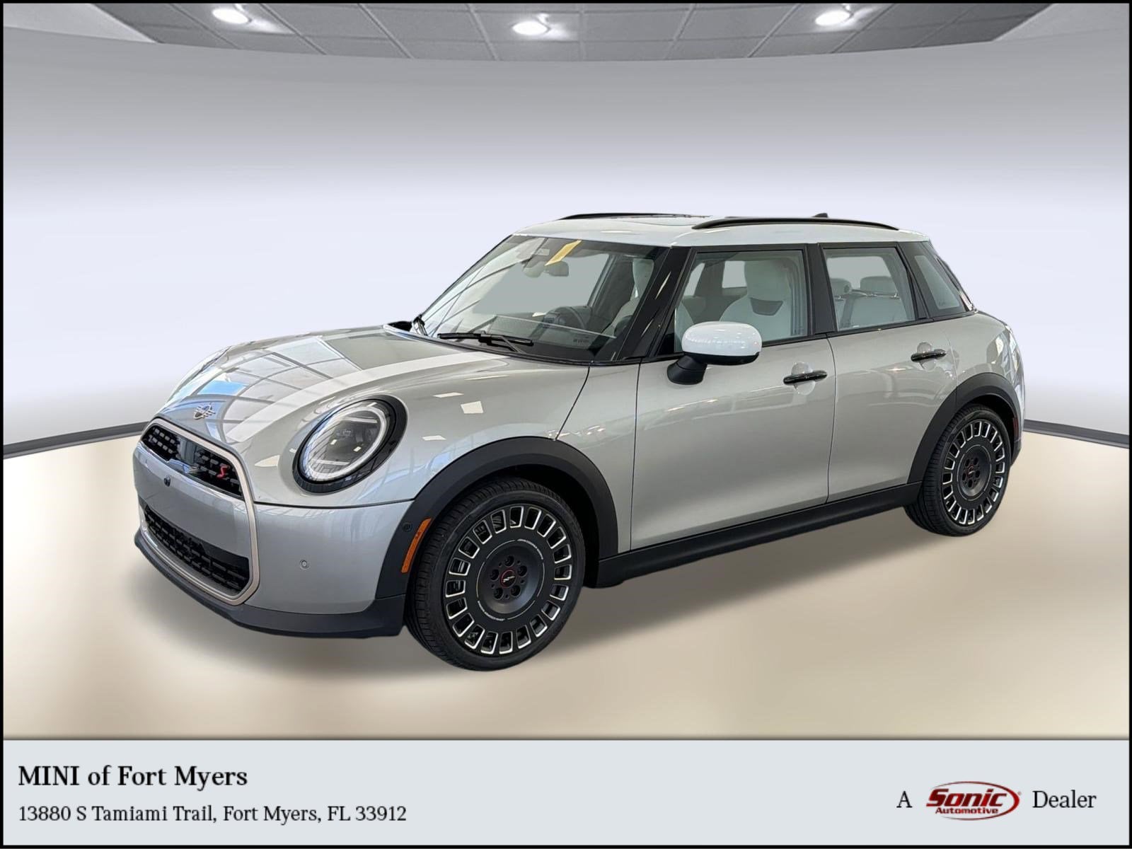 2026 MINI Hardtop Cooper S's photo