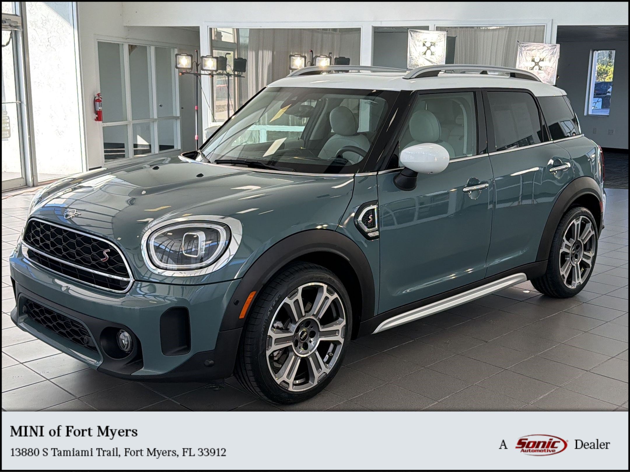 2024 MINI Countryman Cooper S's photo