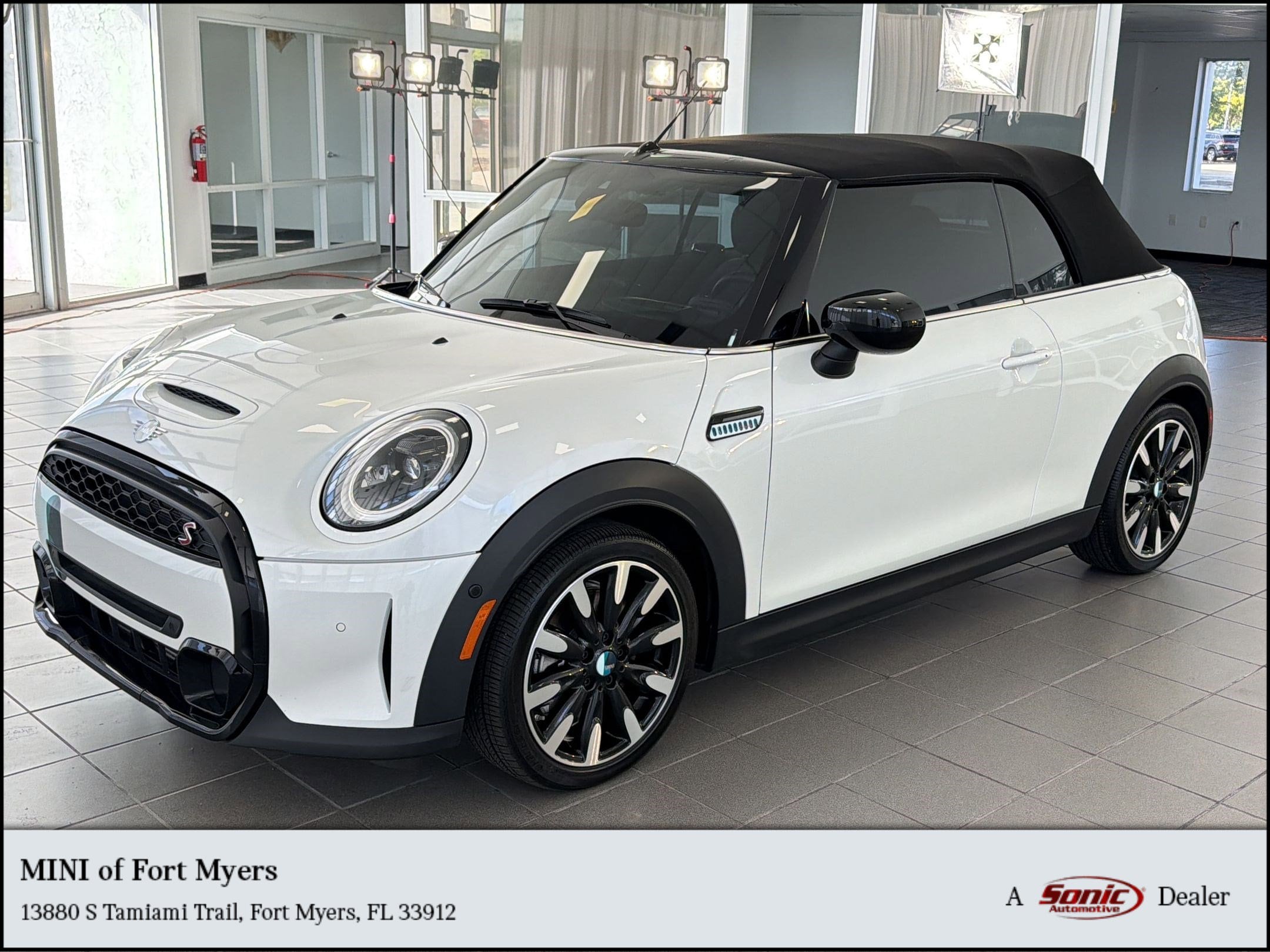 2024 MINI Convertible Cooper S's photo
