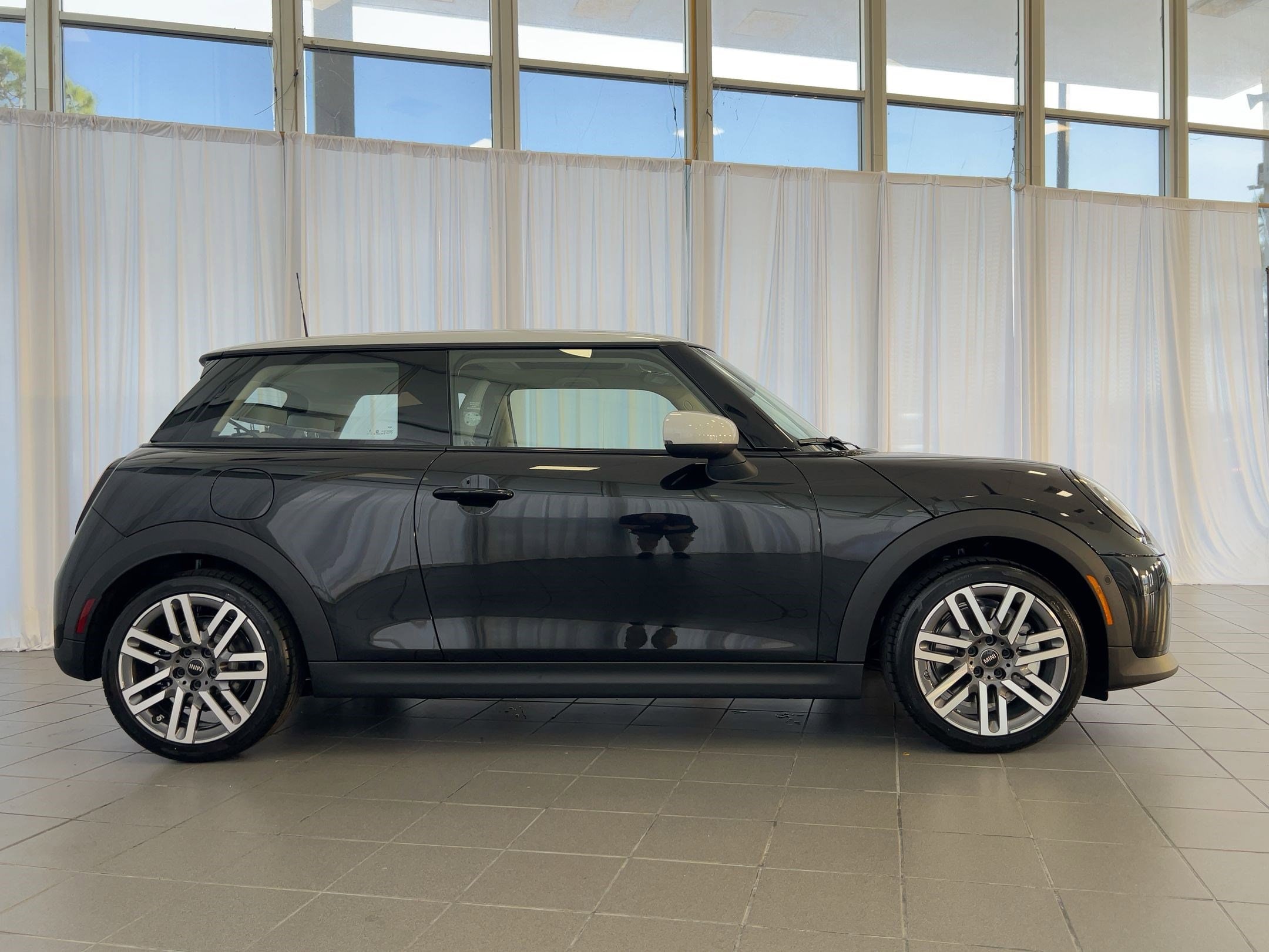 2026 MINI Hardtop 2 Door - Photo 8