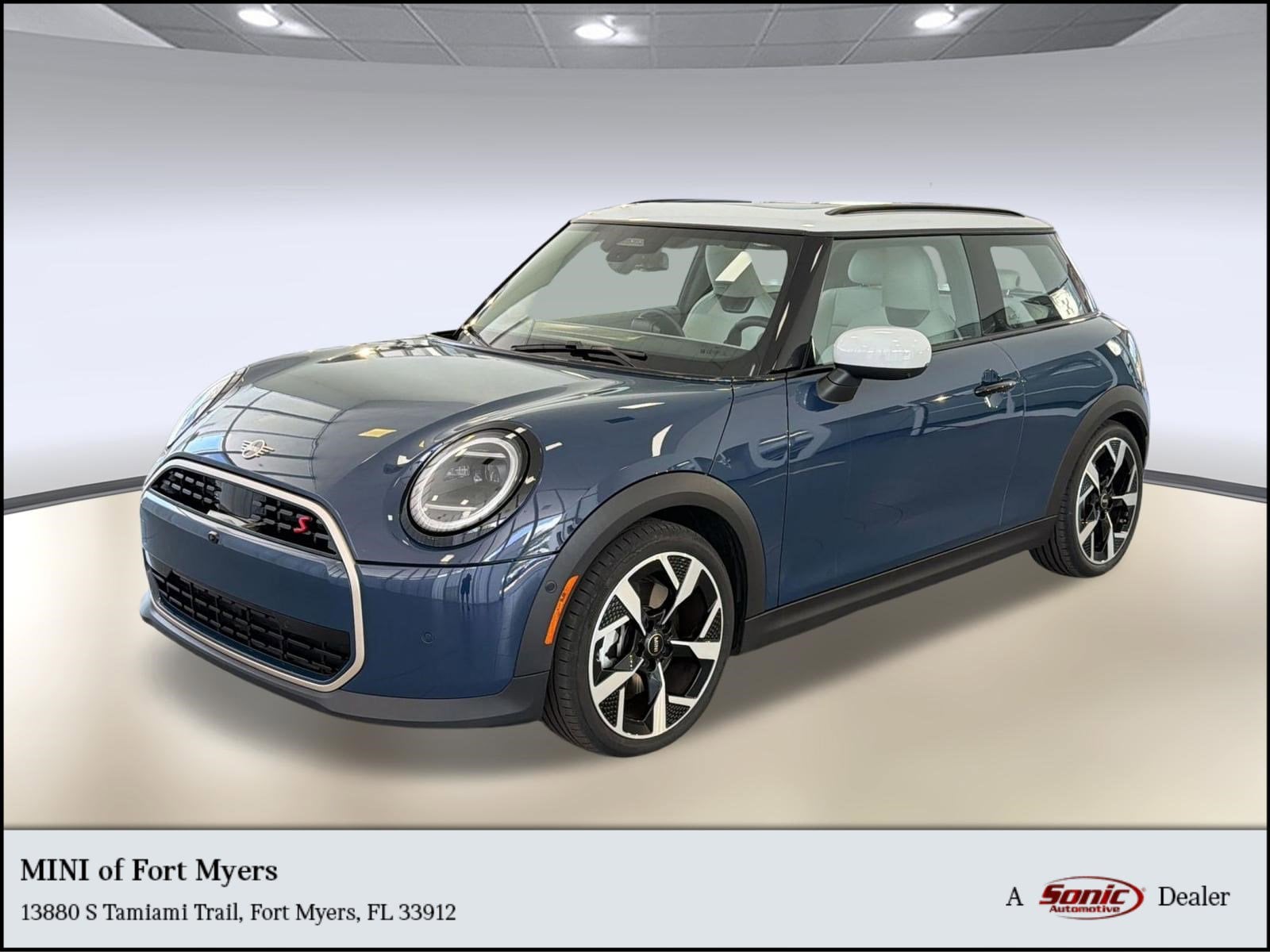 2026 MINI Hardtop Cooper S's photo