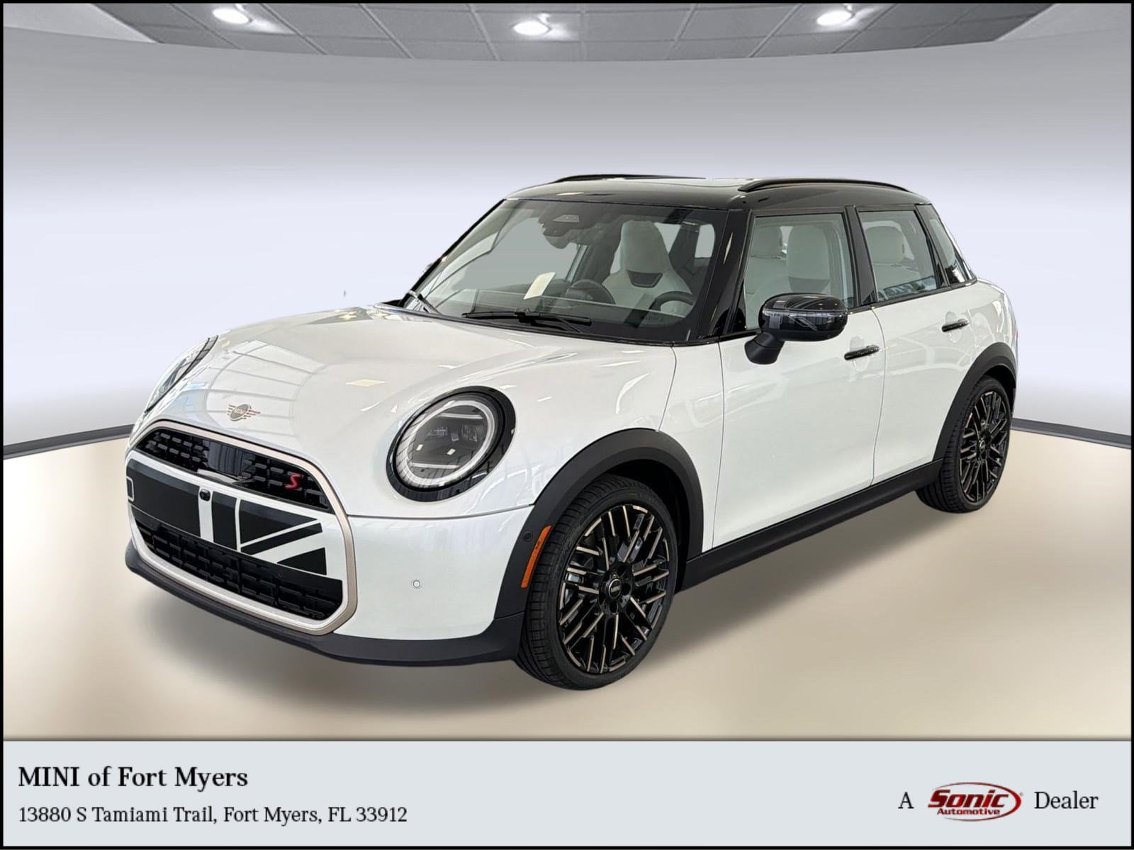 2026 MINI Hardtop Cooper S's photo