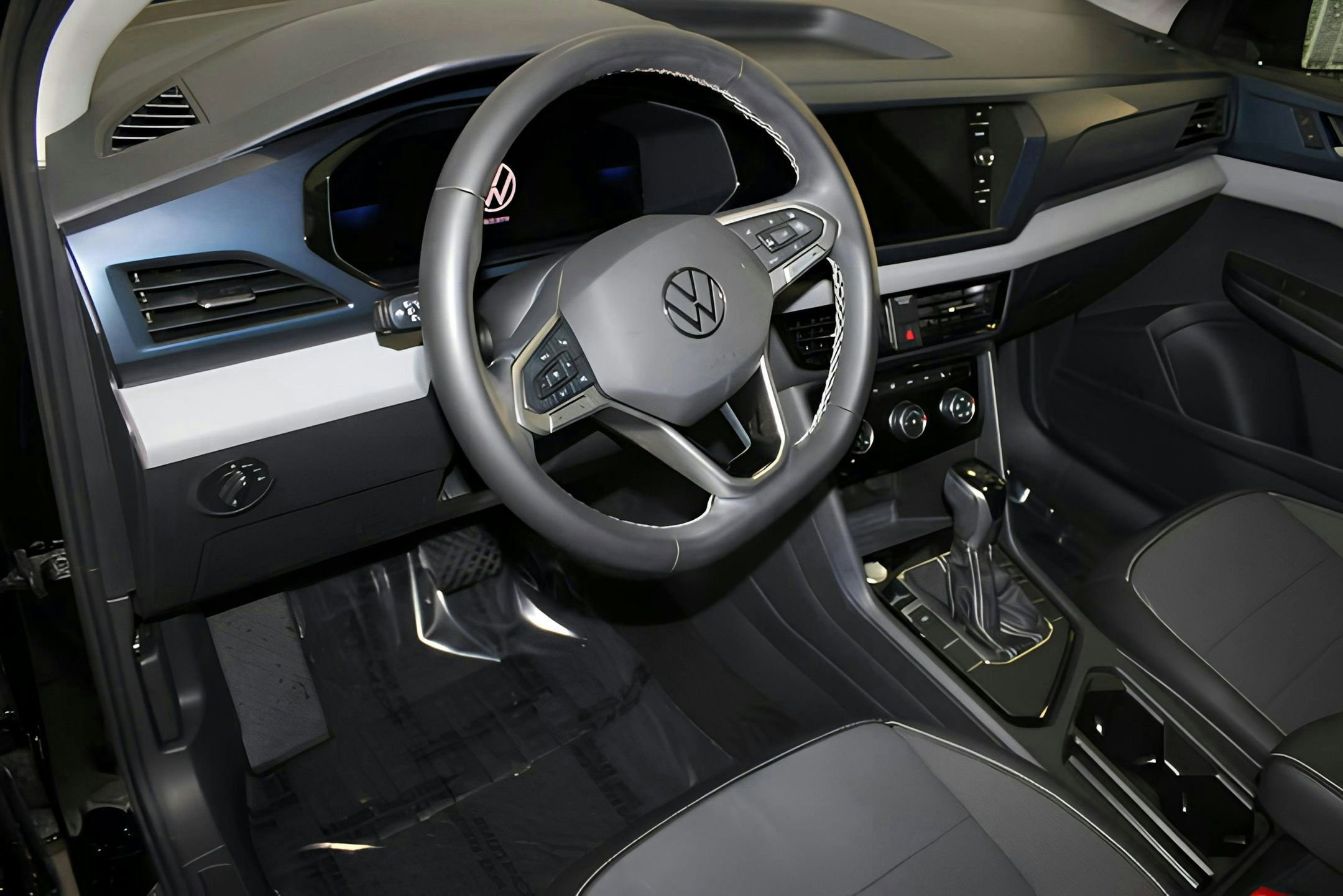 2023 Volkswagen Taos SE photo 4