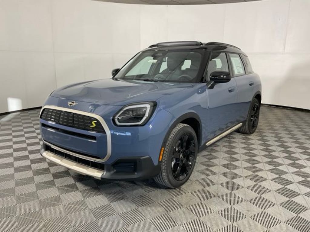 New 2026 MINI Countryman Signature Plus SUV
