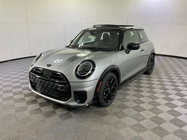 2026 MINI Hardtop 2 Door S's photo