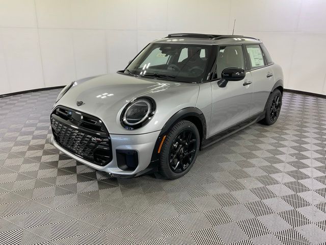 2026 MINI Hardtop 4 Door S's photo
