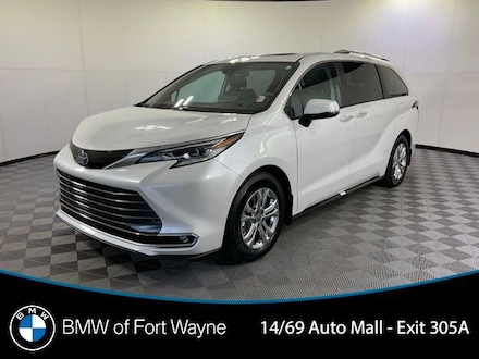 2023 Toyota Sienna Platinum 7 Passenger Van Passenger Van