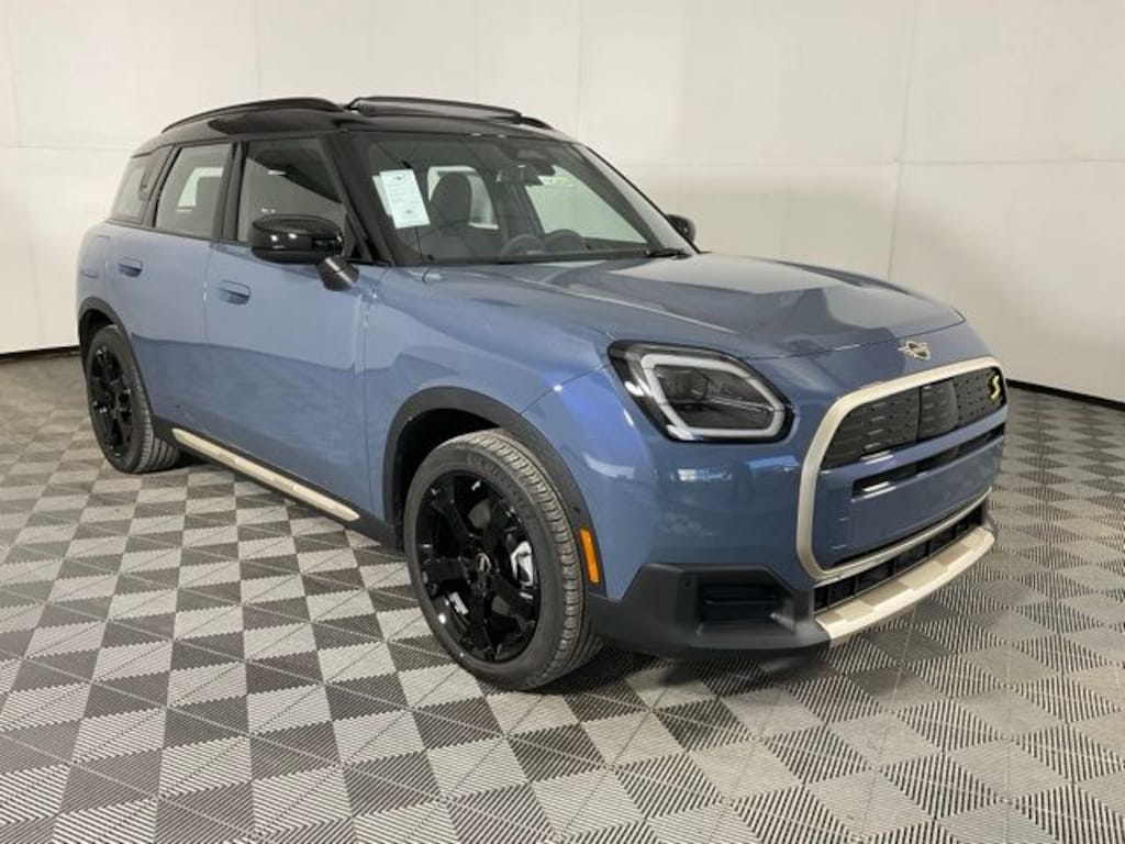 New 2026 MINI Countryman Signature Plus SUV