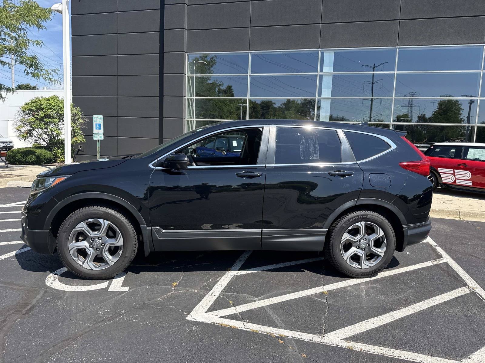 Used 2017 Honda CR-V EX with VIN 5J6RW2H58HL067323 for sale in Glencoe, IL