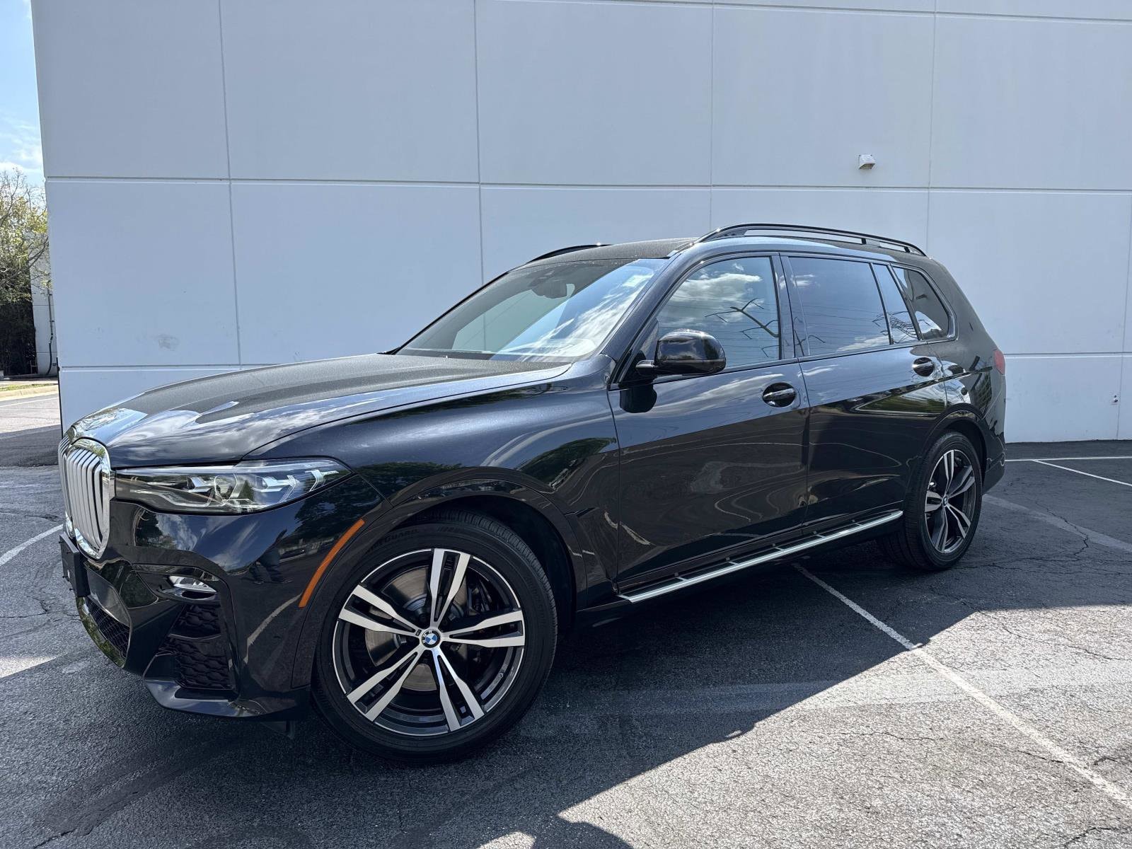 2022 BMW X7 xDrive40i's photo