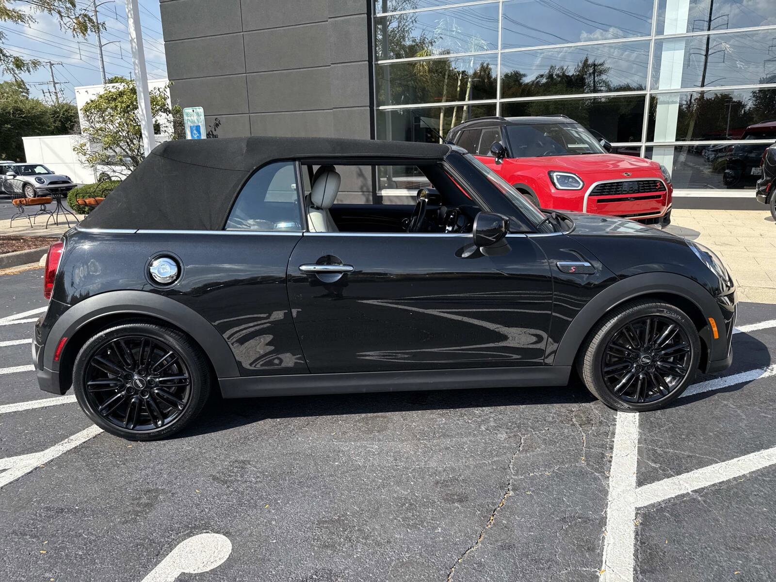 2023 Mini Cooper Convertible S photo 4