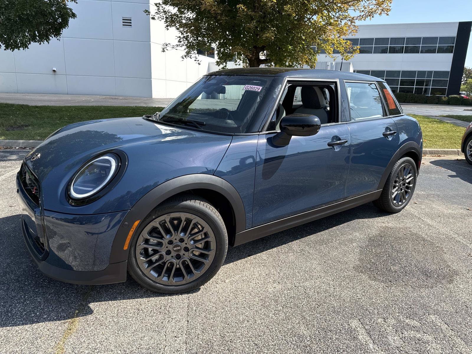 2026 MINI Hardtop Cooper S's photo
