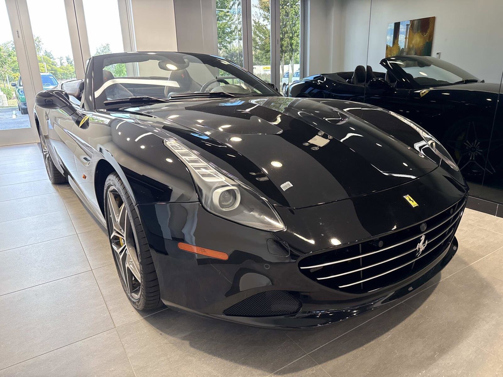 2015 Ferrari California T photo 4
