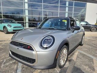 2025 MINI Hardtop 4 Door Iconic Hatchback