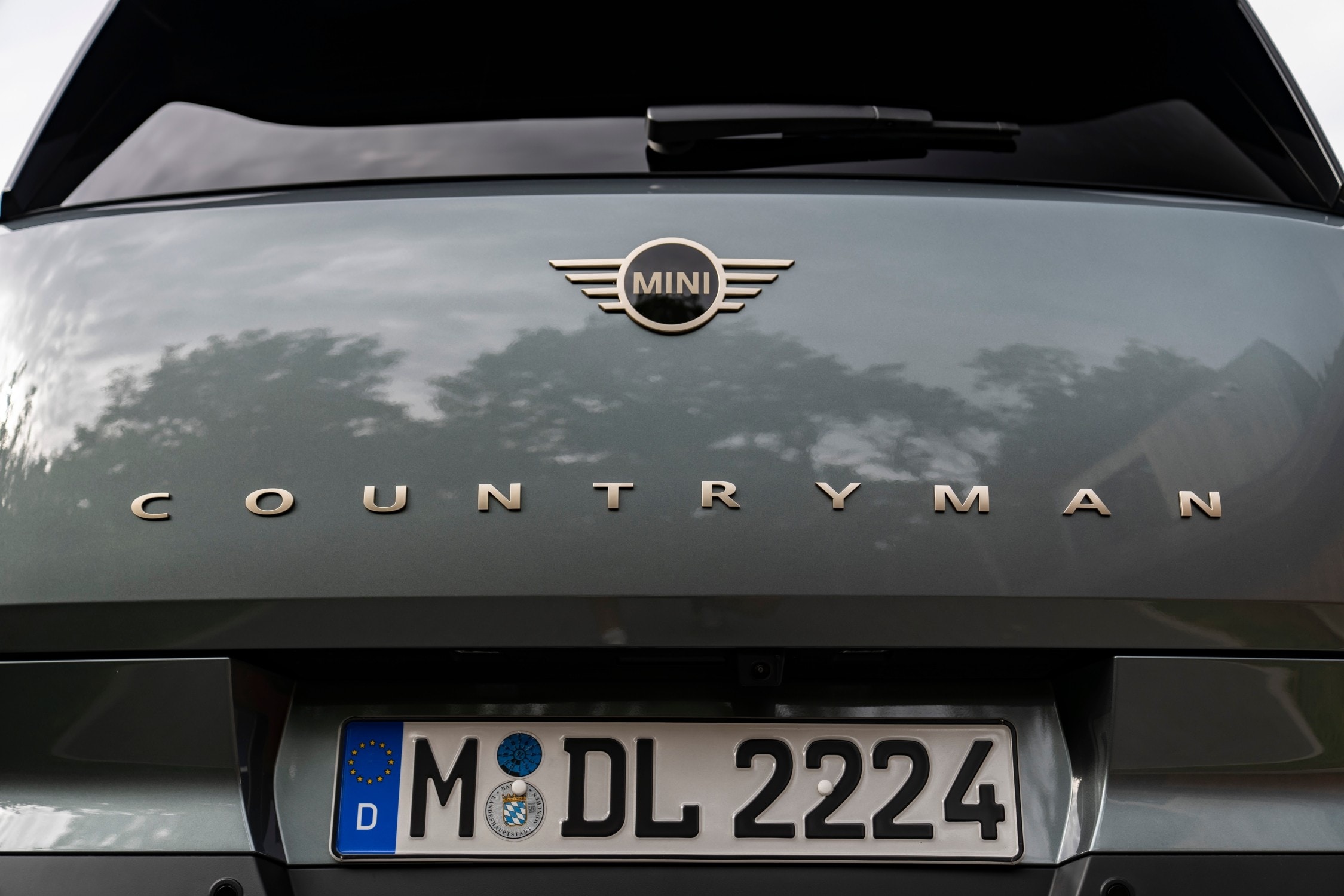 2024-mini-countryman-rear-closeuo.jpg