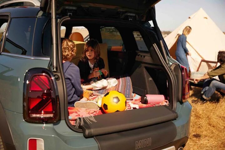 2023-mini-countryman-fam.png