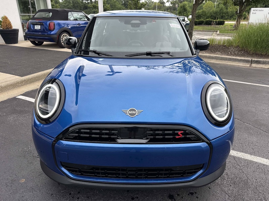 New 2026 MINI 2 Door Signature Plus Hatchback