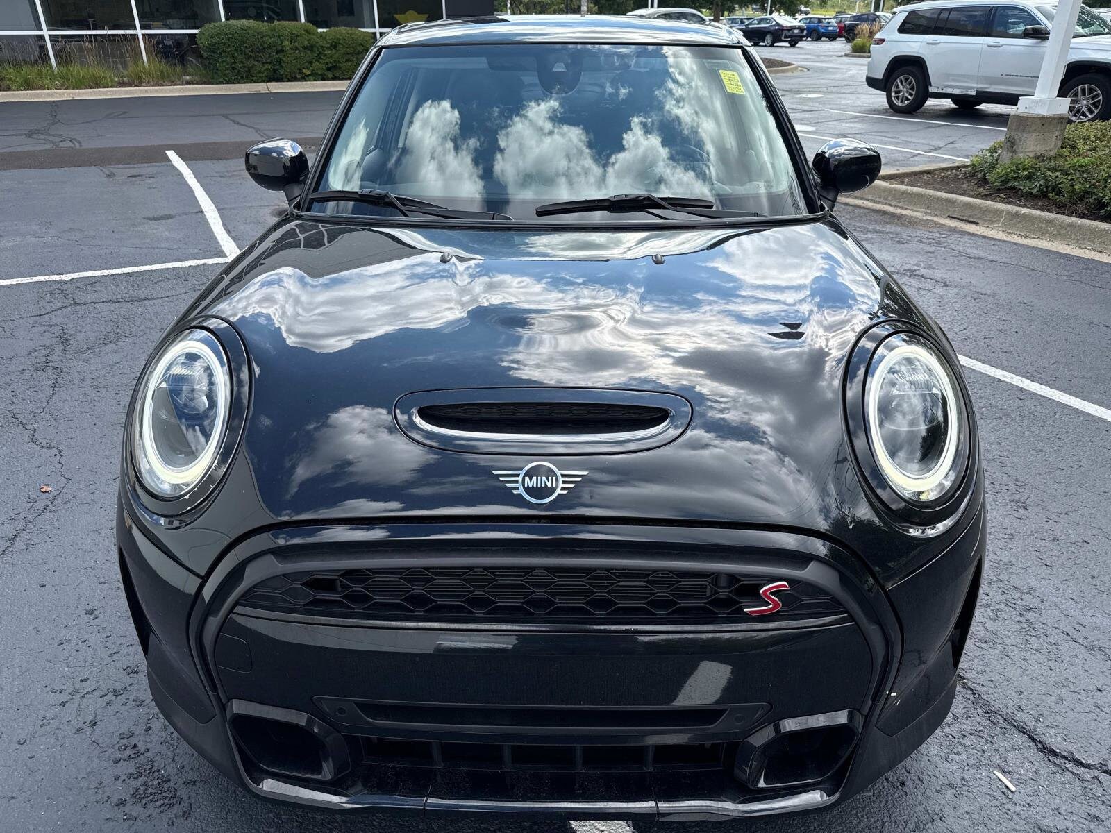 2023 Mini Cooper Iconic S photo 2