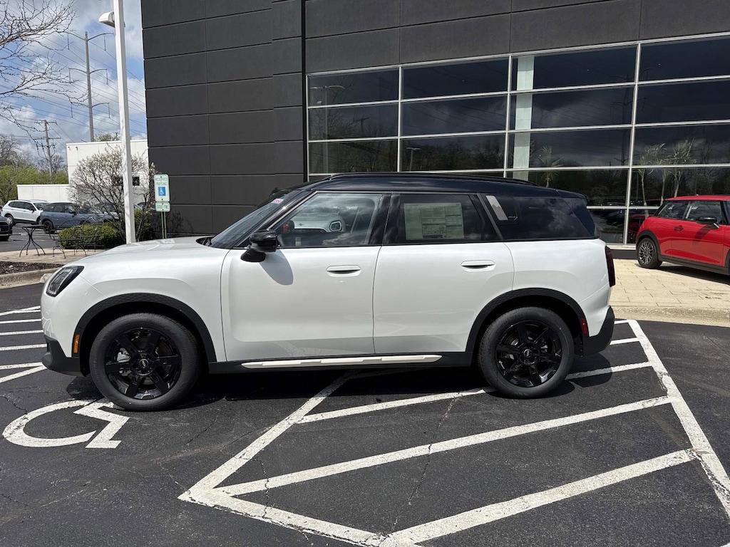 New 2026 MINI Countryman Signature Plus SUV