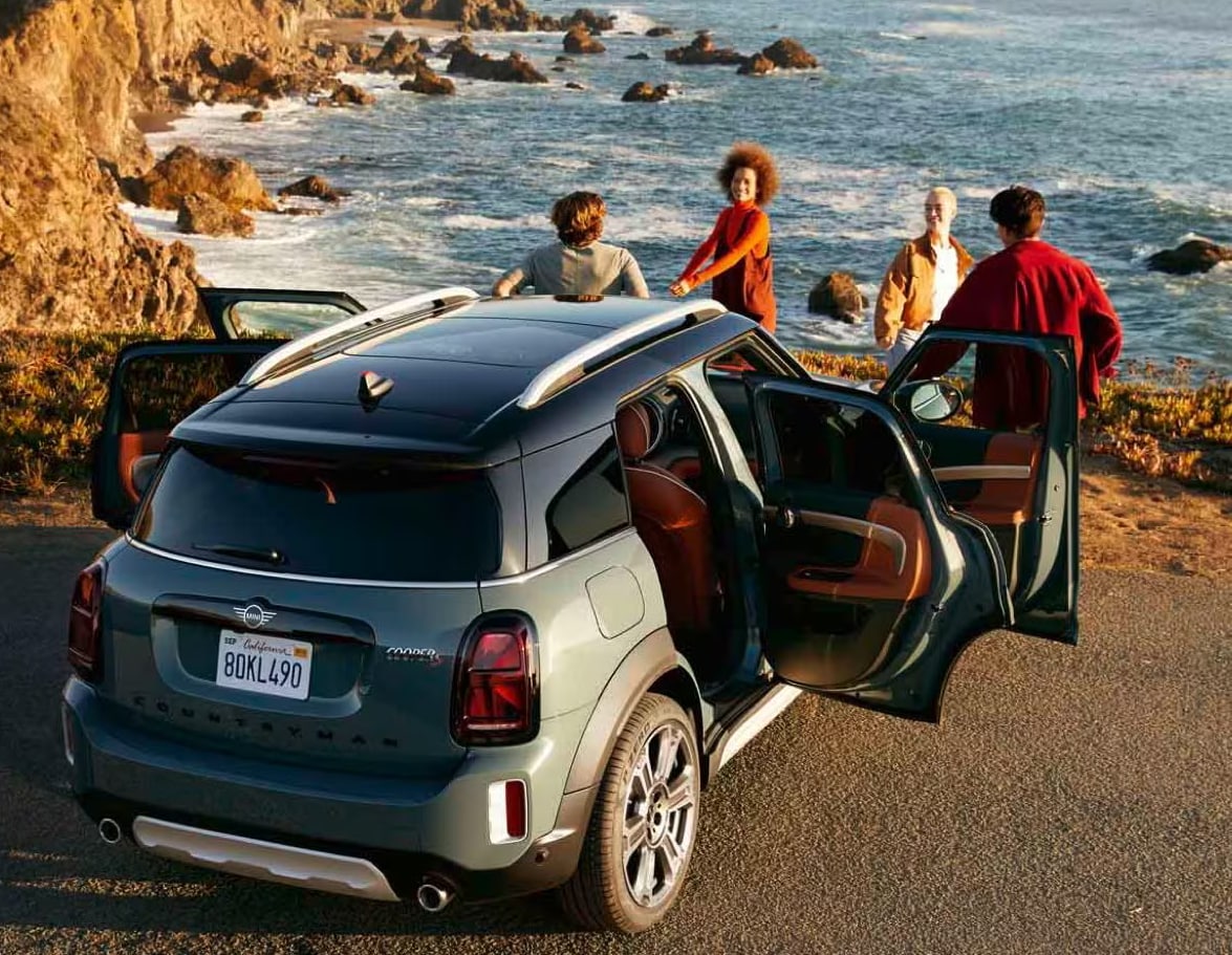 2023-mini-countryman-beach.png