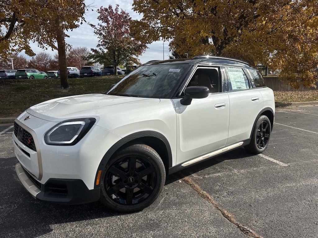 New 2026 MINI Countryman Signature Plus SUV