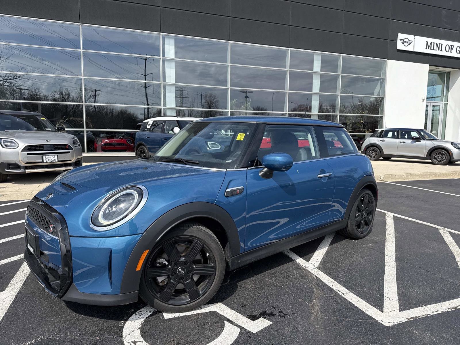 Island Blue Metallic 2024 MINI Cooper S 2-Door Hatchback FWD Hatchback Front-Wheel Drive Automatic