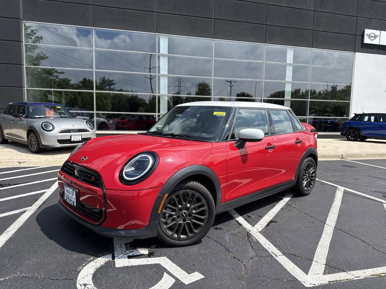 2025 MINI Hardtop Cooper S's photo