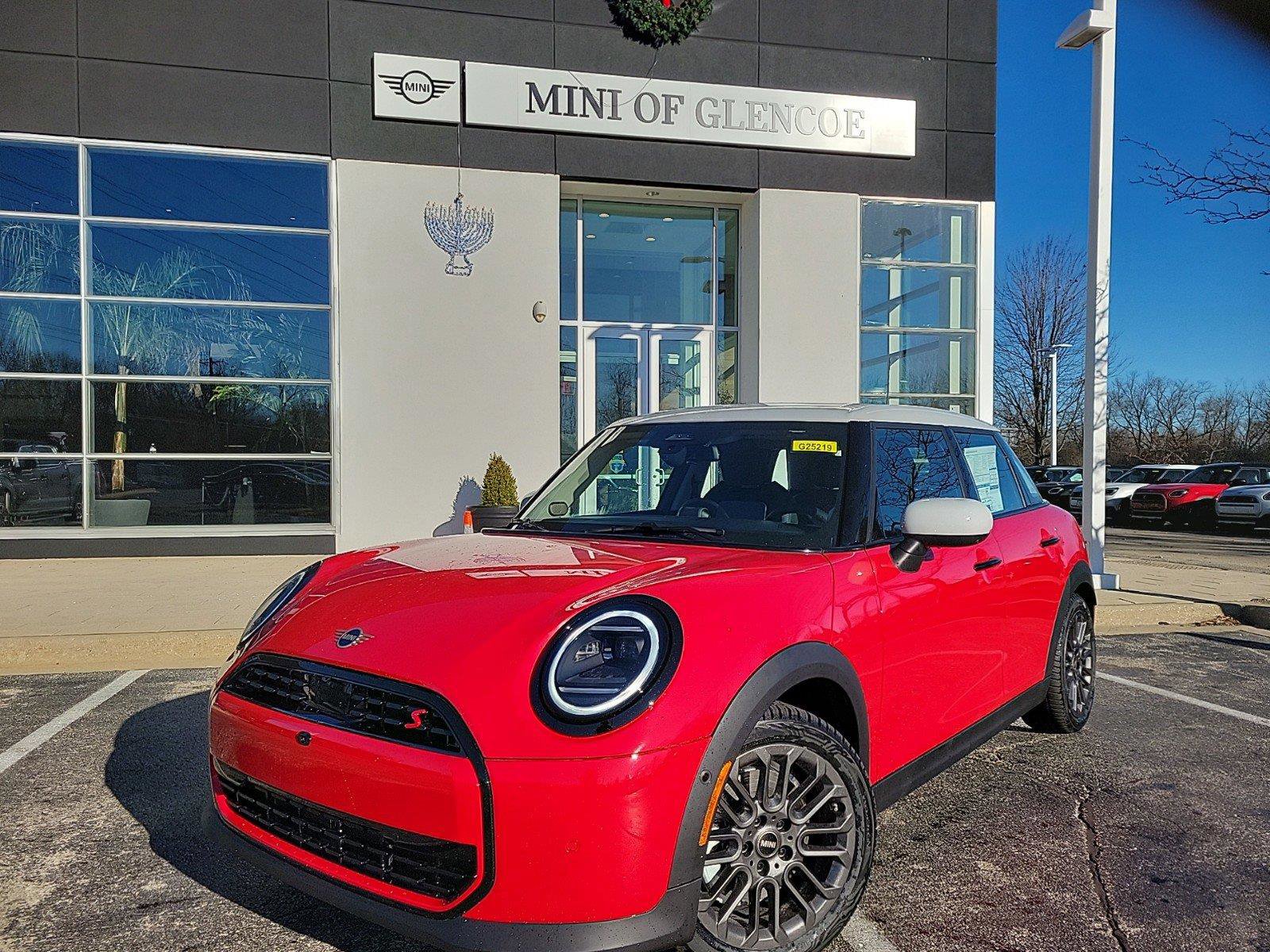 2025 MINI Hardtop S's photo