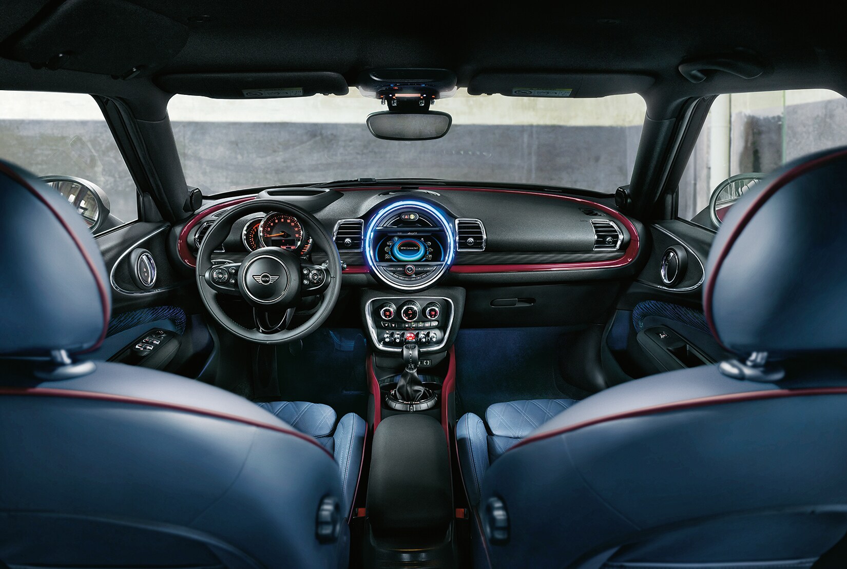 595 × 400
