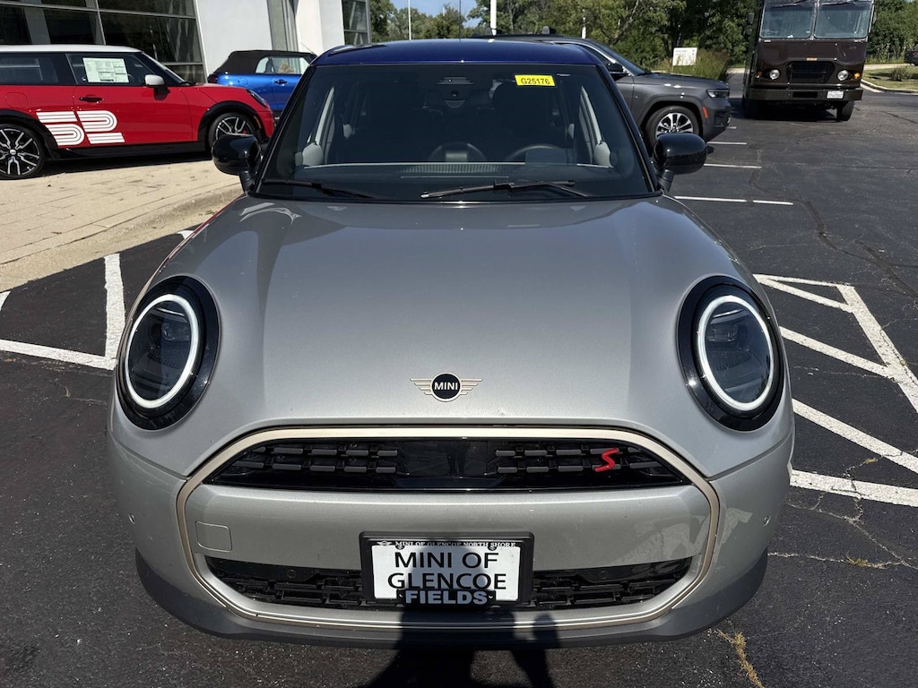 Certified 2025 MINI Hardtop 4 Door S Signature Trim S Signature Trim FWD