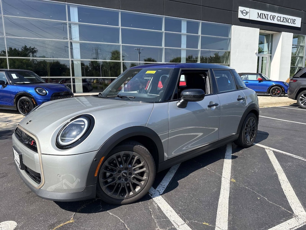 Certified 2025 MINI Hardtop 4 Door S Signature Trim S Signature Trim FWD