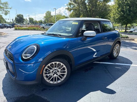 2025 MINI Hardtop 2 Door Signature Plus C Signature Trim FWD
