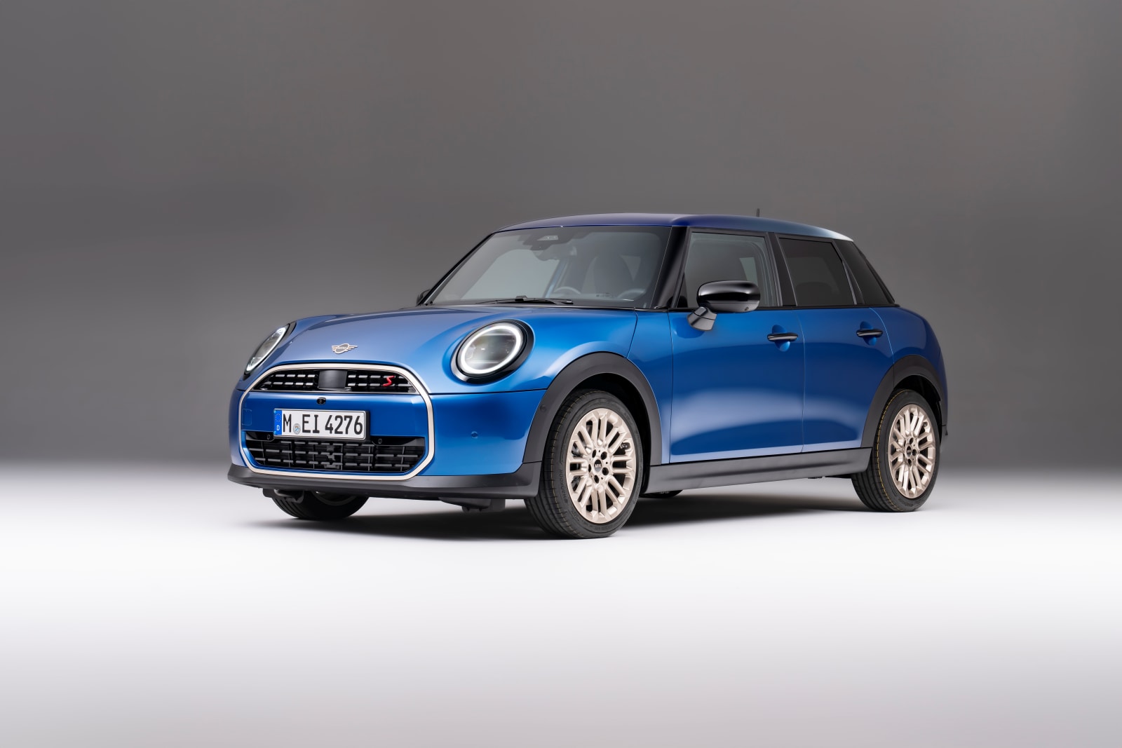 2025-mini-cooper-s-4-door-posed.png