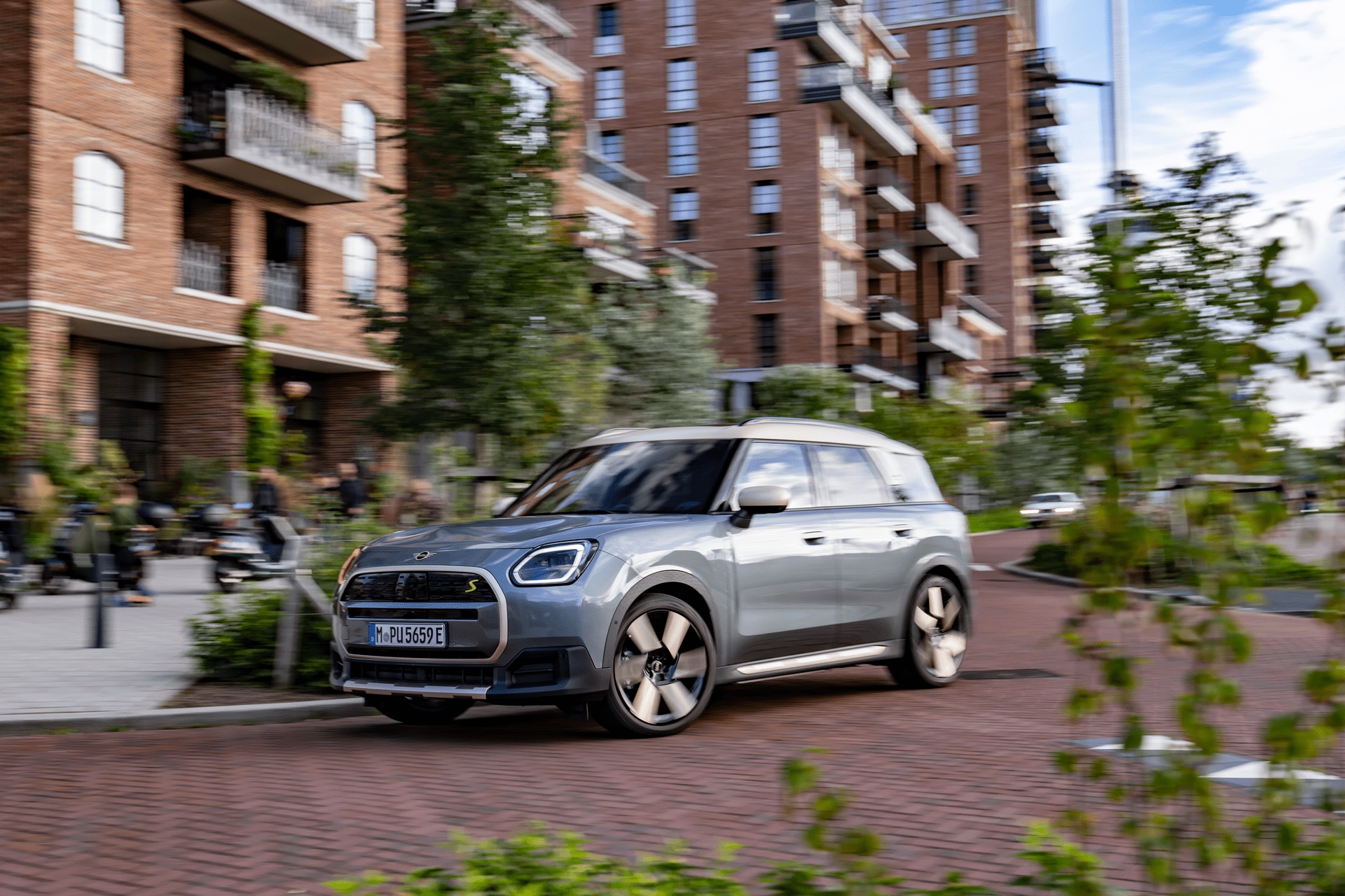 2025 MINI Countryman SE ALL4 Smokey Green City