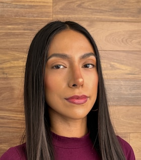 Staff member Ana Roman from ID_6ded53f17399