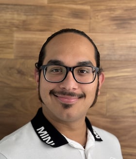 Staff member Sebastian Colon from ID_6ded53f17399