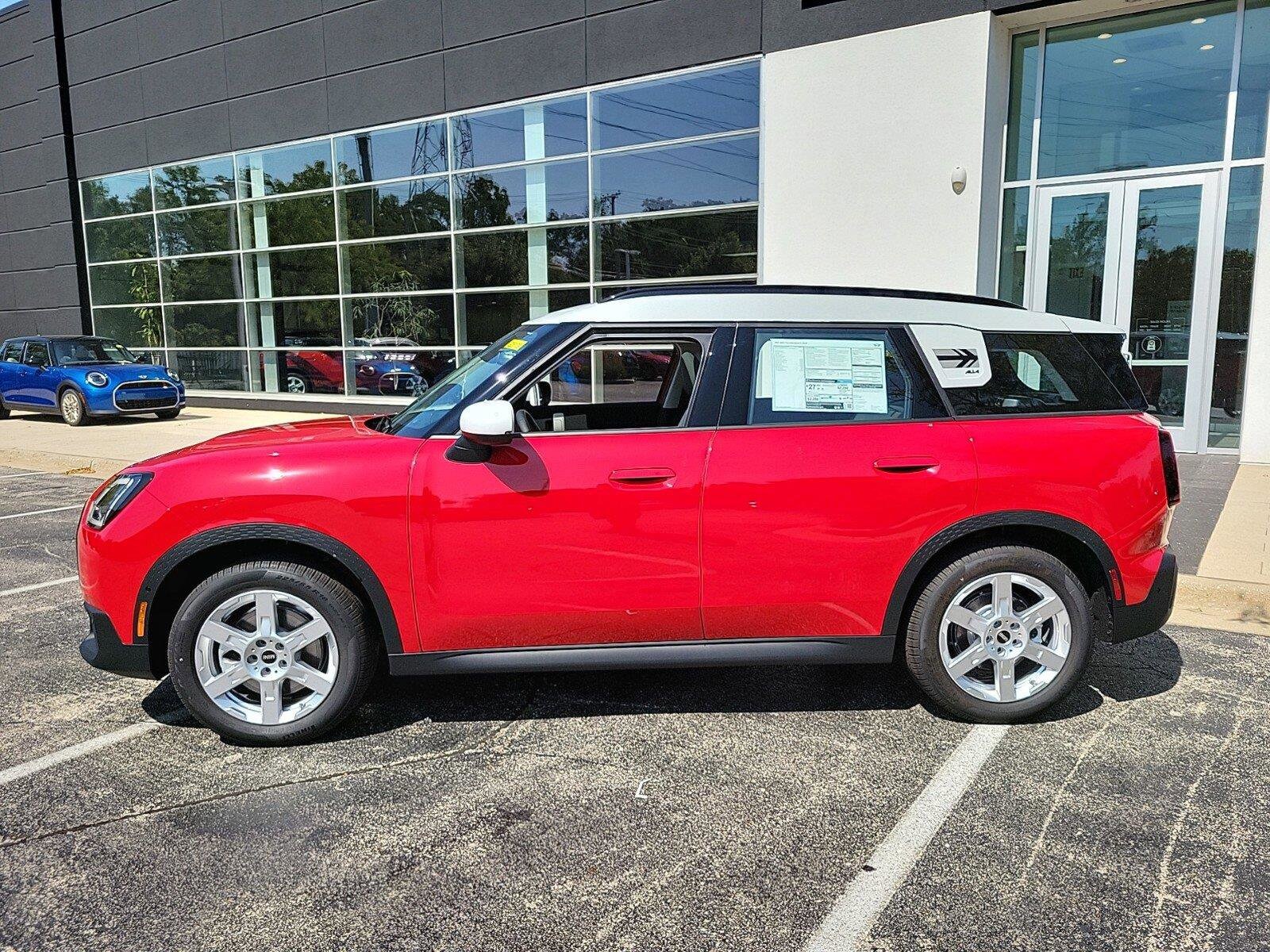 2025 Mini Cooper Signature S ALL4 photo 2