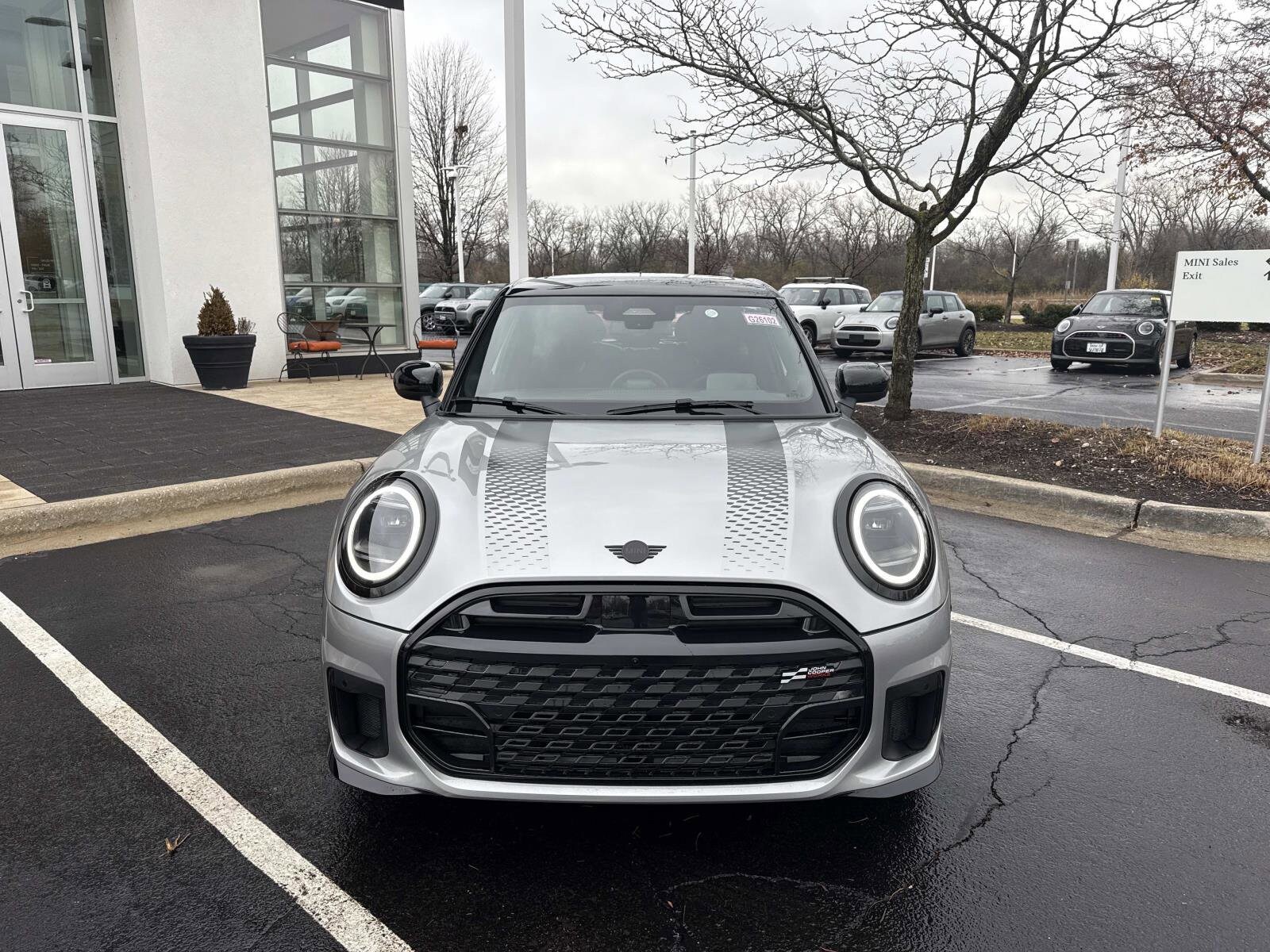 2026 Mini Cooper S 4 Door Iconic photo 3