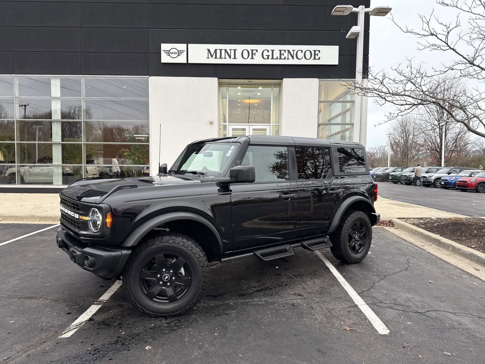 2024 Ford Bronco 4-Door Black Diamond's photo