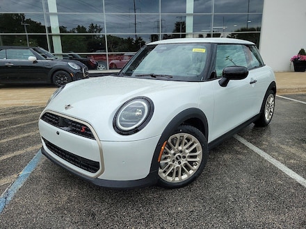 2025 MINI Hardtop 2 Door Iconic Hatchback