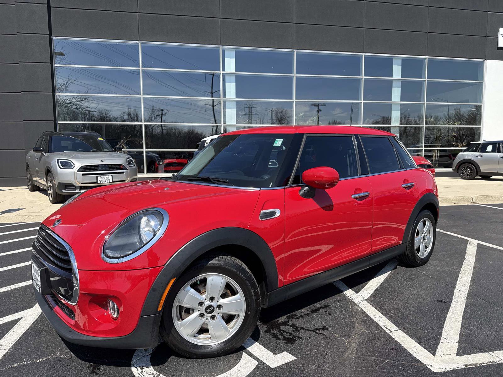Chili Red 2020 MINI Cooper 4-Door Hatchback FWD Hatchback Front-Wheel Drive Automatic
