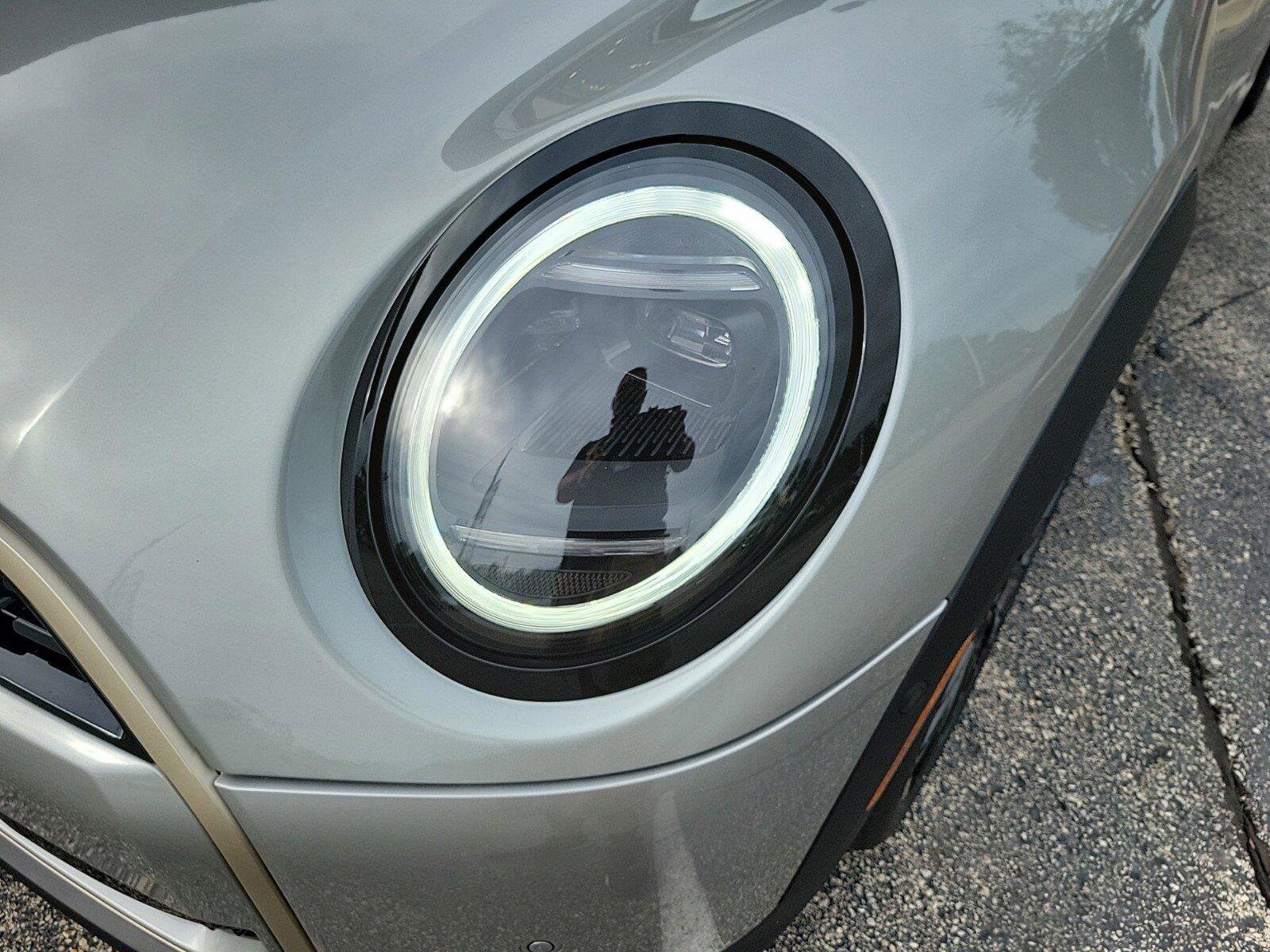 2025 Mini Cooper 2 Door Hardtop Iconic photo 4