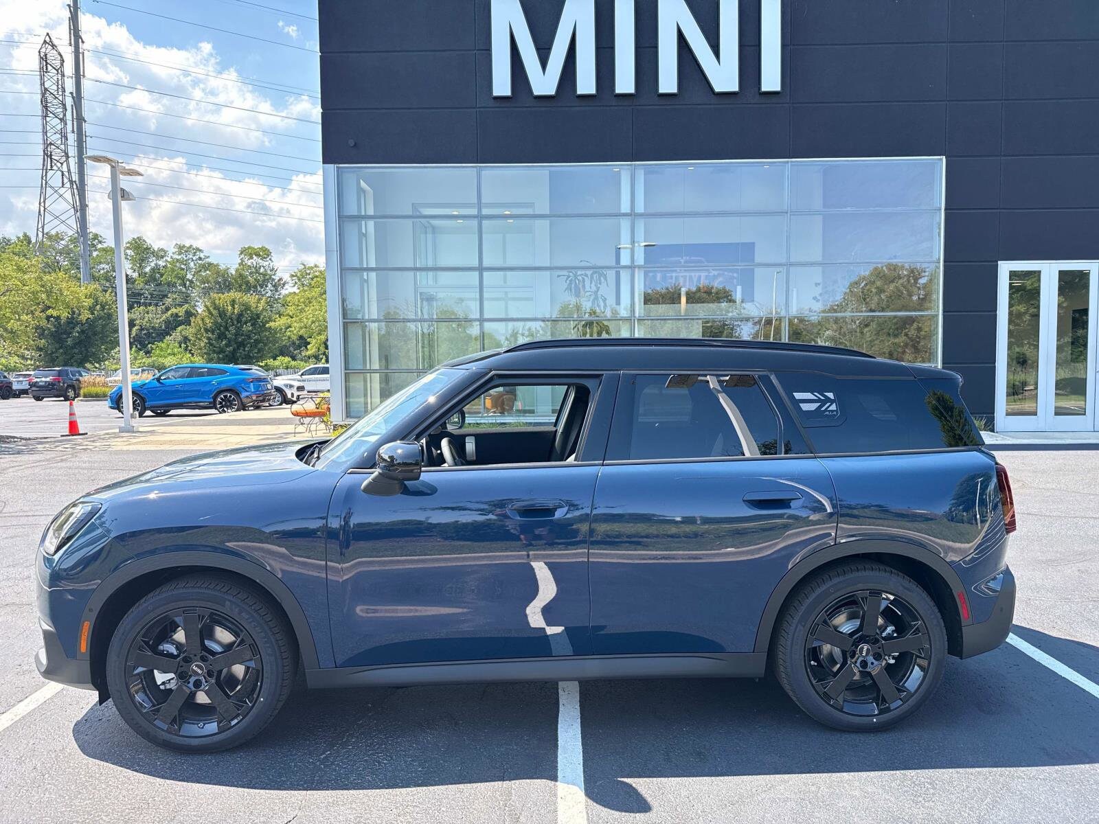 2025 Mini Countryman SE ALL4 photo 2