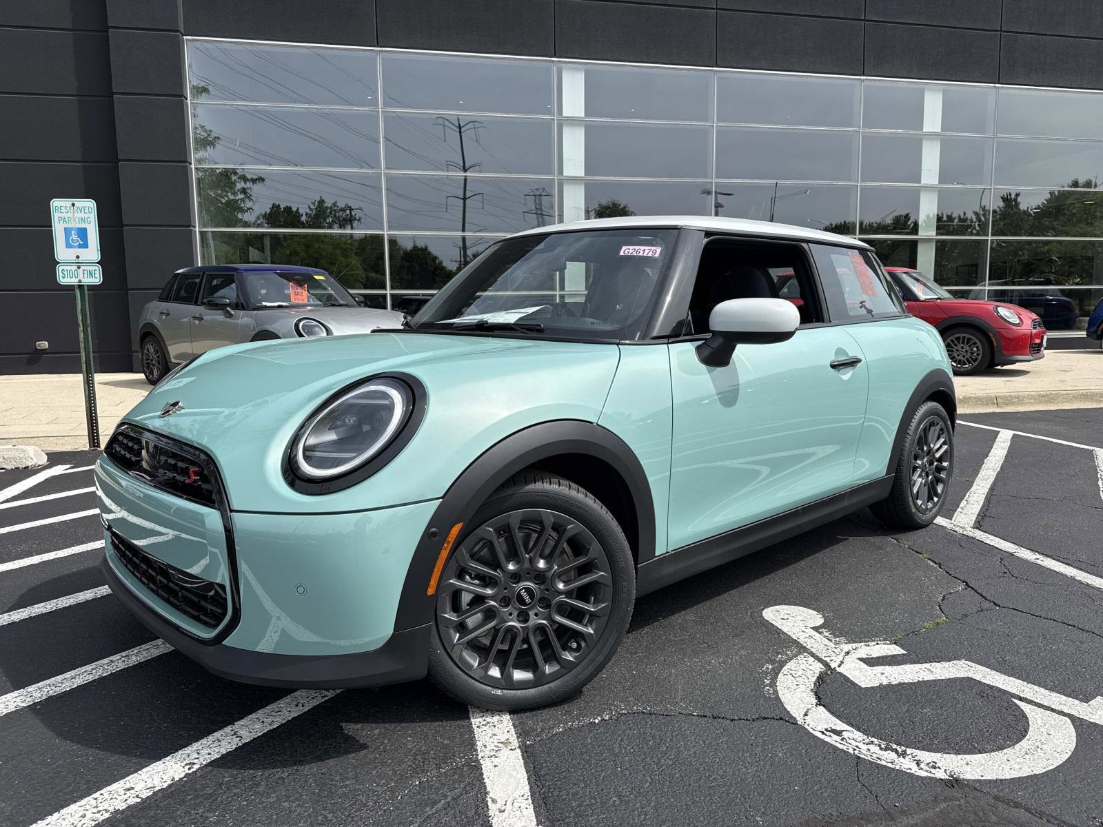 2026 MINI Hardtop Cooper S's photo