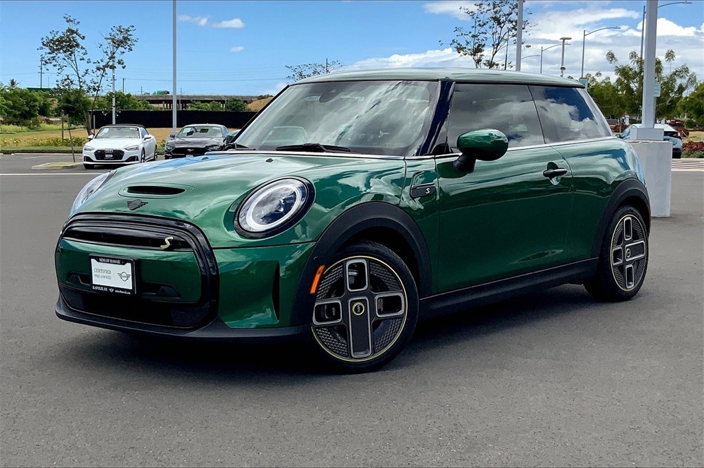 Certified 2022 MINI Hardtop 2 Door SE with VIN WMW13DJ01N2R37319 for sale in Kapolei, HI