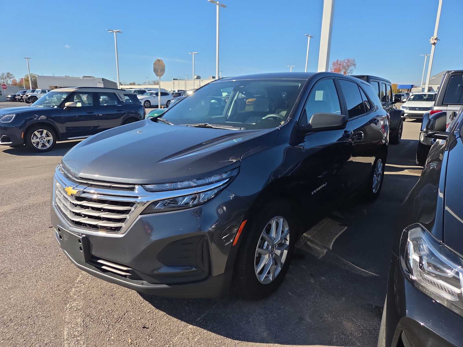 2022 Chevrolet Equinox LS photo 4