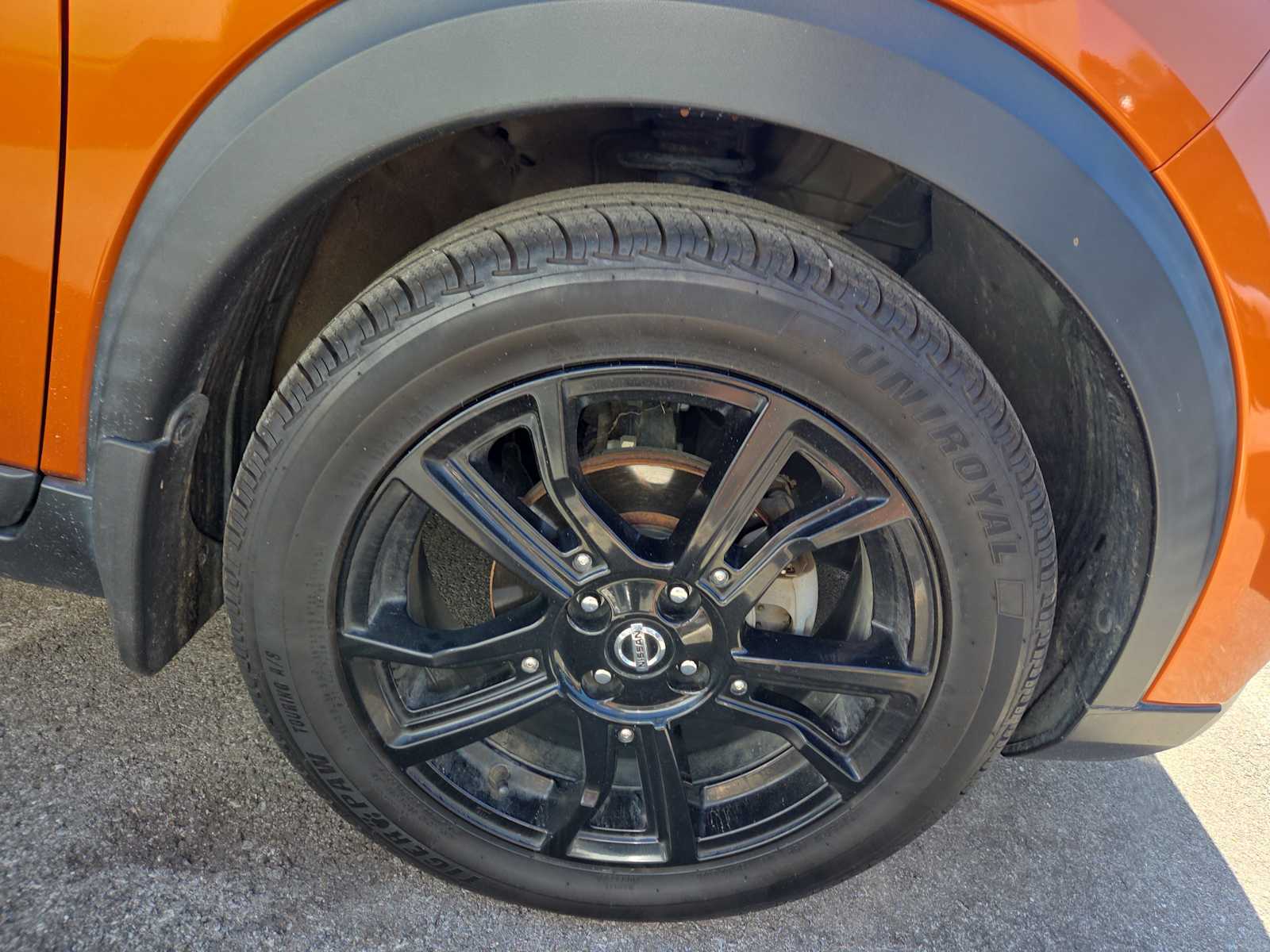 2019 Nissan Kicks SR photo 2