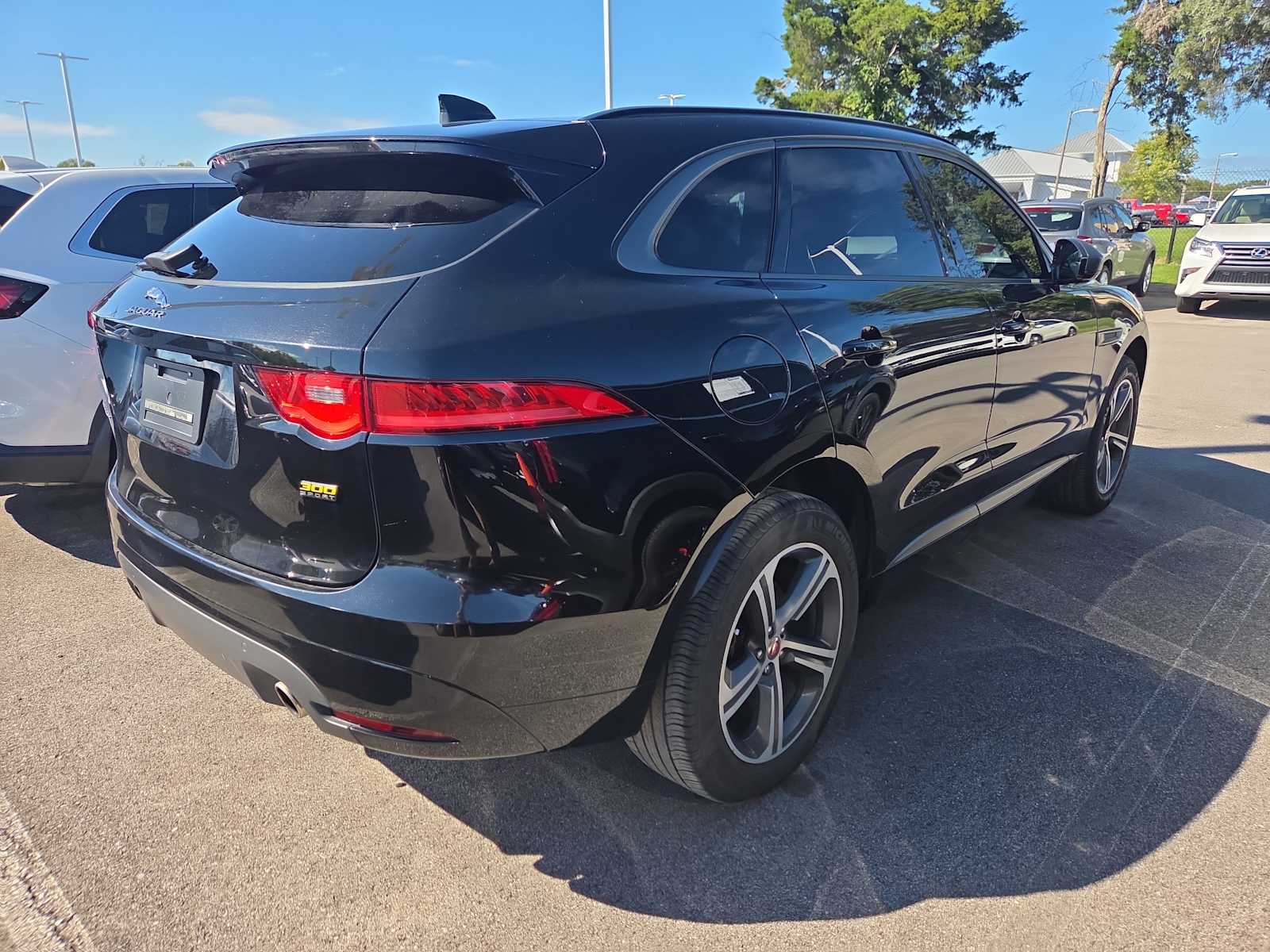 2020 Jaguar F-PACE photo 3