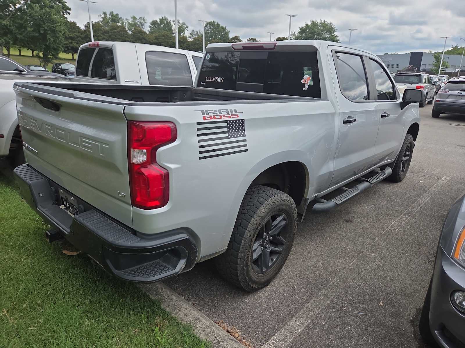 2021 Chevrolet Silverado 1500 LT Trail Boss photo 3
