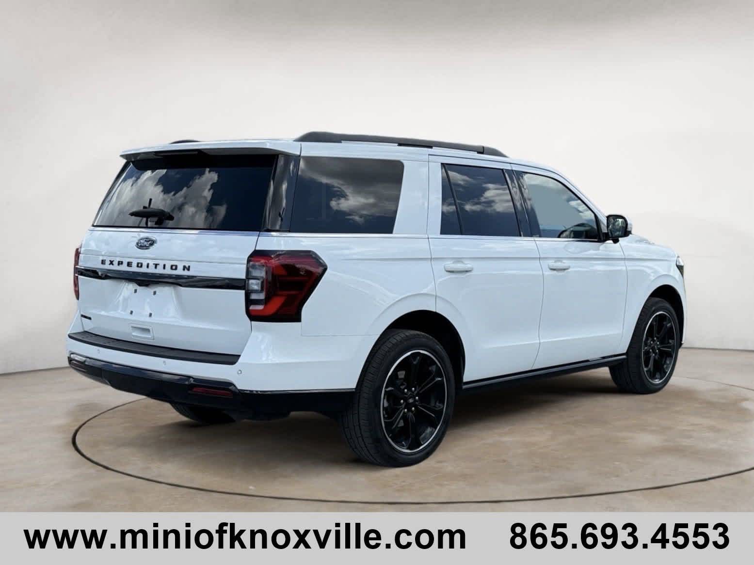 2024 Ford Expedition Limited photo 2